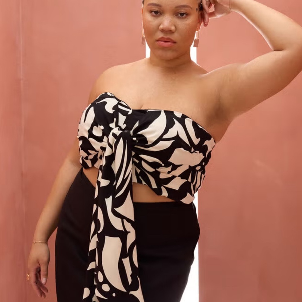 Black and White Abstract Strapless Top